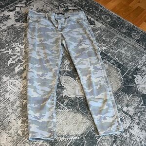 Hudson women’s Jeans Nico super Skinny Jeans with Camouflage Pattern size 31